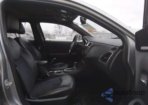 2013 Chrysler 200 Limited z USA, uszkodzony, nr VIN 1C3CCBCG5DN558349